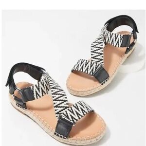 Frye & Co Kole Asymmetrical Sandals Black & White